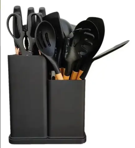 Set Cucharones + cuchillos + tabla